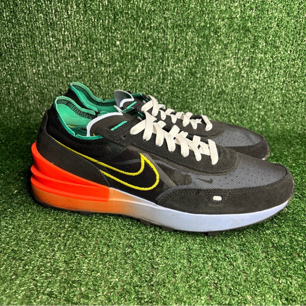 NIKE WAFFLE ONE PEACE + UNITY SHAKE HANDS Black Shoes Mens Size 10.5